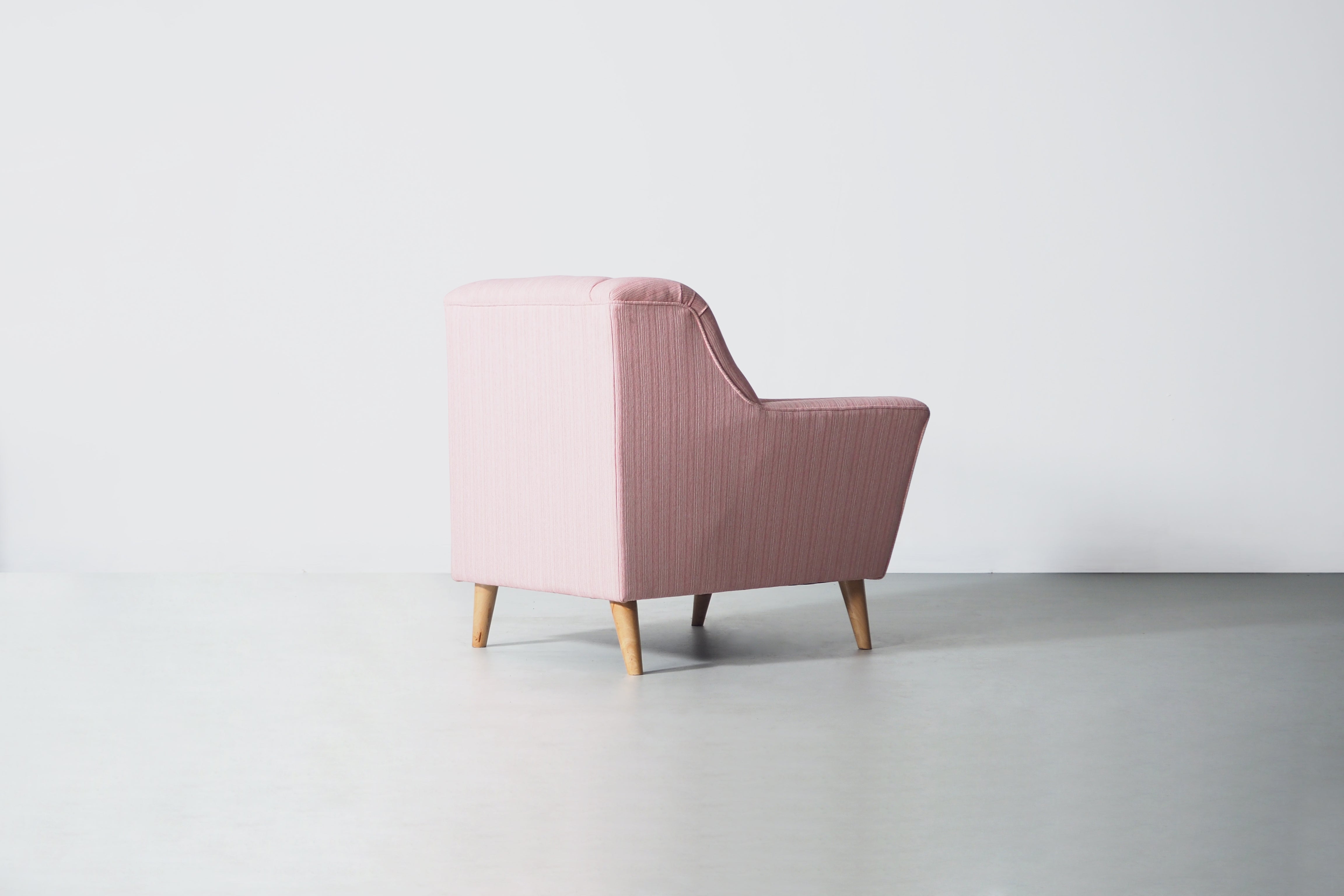 Vanya Pink Sofa 1 Seater